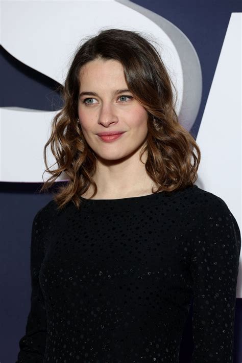 Rebecca Marder .